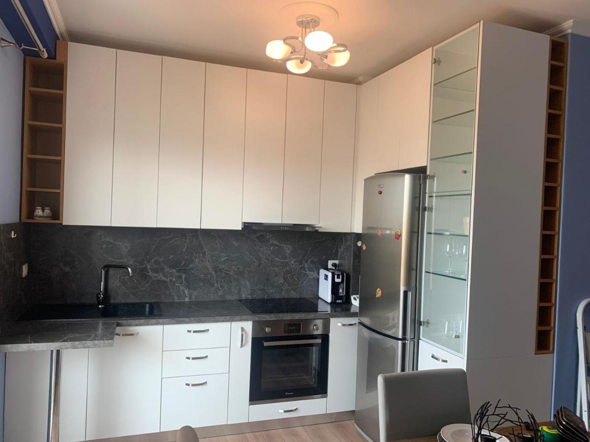 Modern Cozy W/in 10 Min Walk From Main Square Apartment Tirana